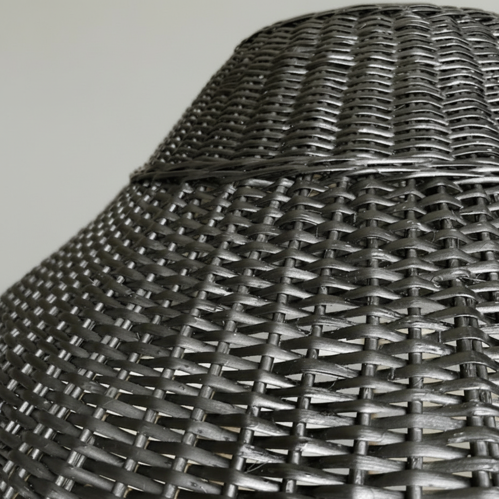 Lámpara Colgante Mantarraya Negra 60 cm de Mimbre - Veta Indómita