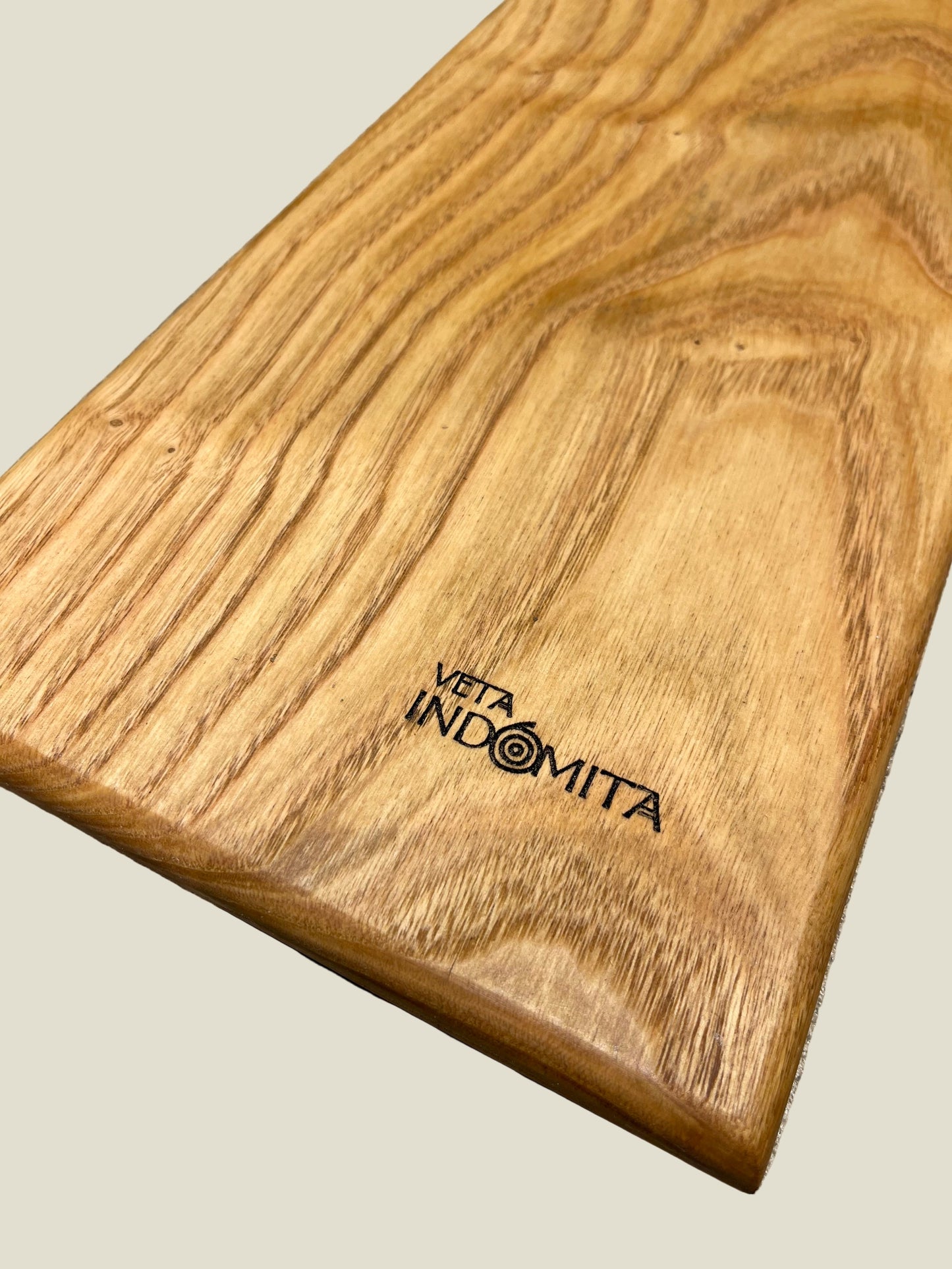 Tabla de Madera Nativa O | Diseño Premium