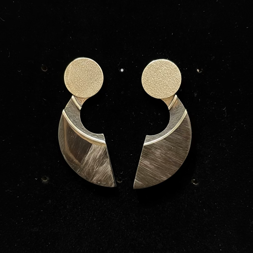 Aros Colgantes de Cacho de Buey | Semicírculo Art Déco.