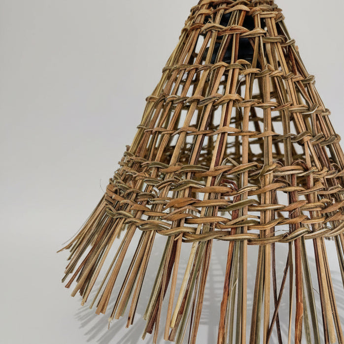 Lámpara Licancabur Cono 20x20 con Soporte de Pared - Veta Indómita