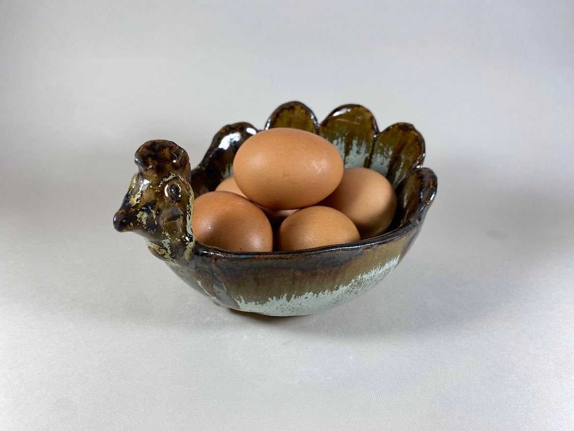 Gallina Huevera Mediana de Cerámica Gres – Artesanía de Guangualí - Veta Indómita