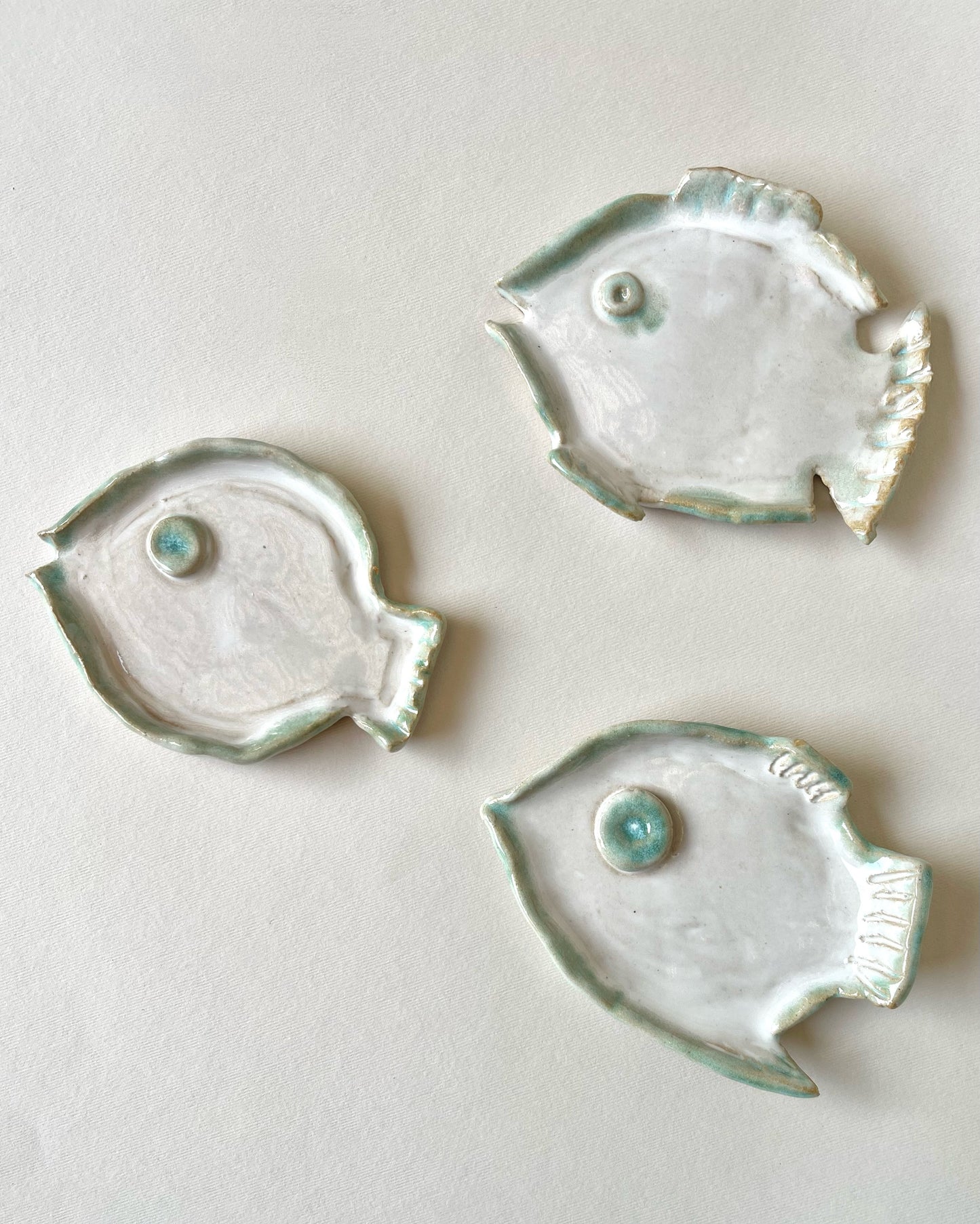 Set de Tres Platitos en Forma de Pececitos – Cerámica Hecha a Mano