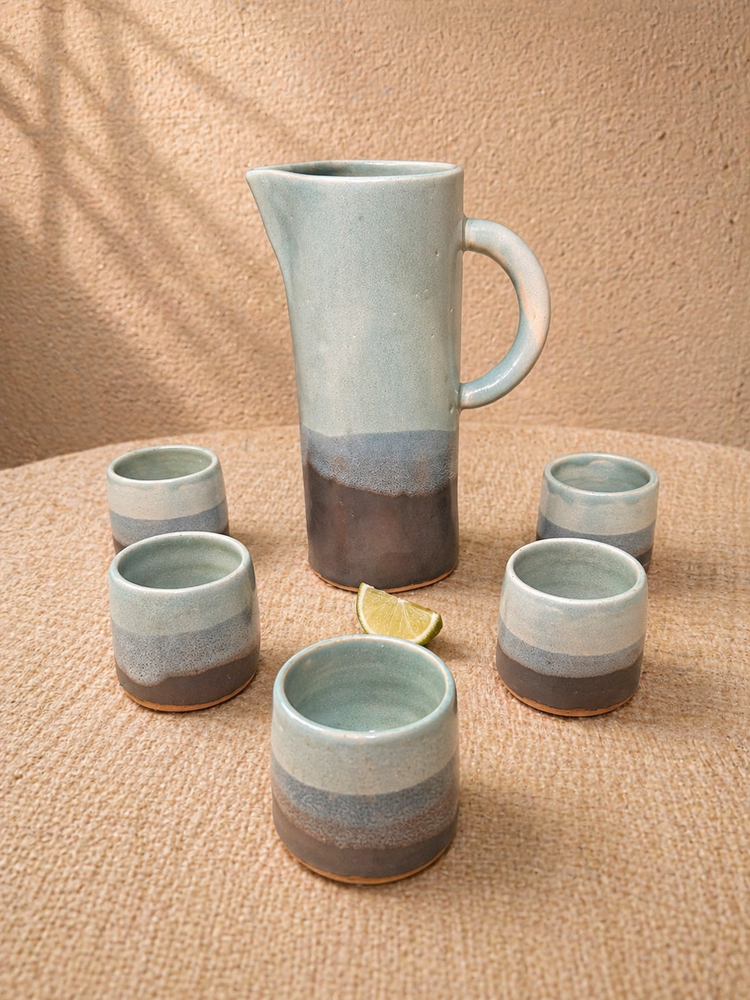 Set de Pisco Sour Cerámica Gres Artesanal con Jarra Alta y 5 Vasos