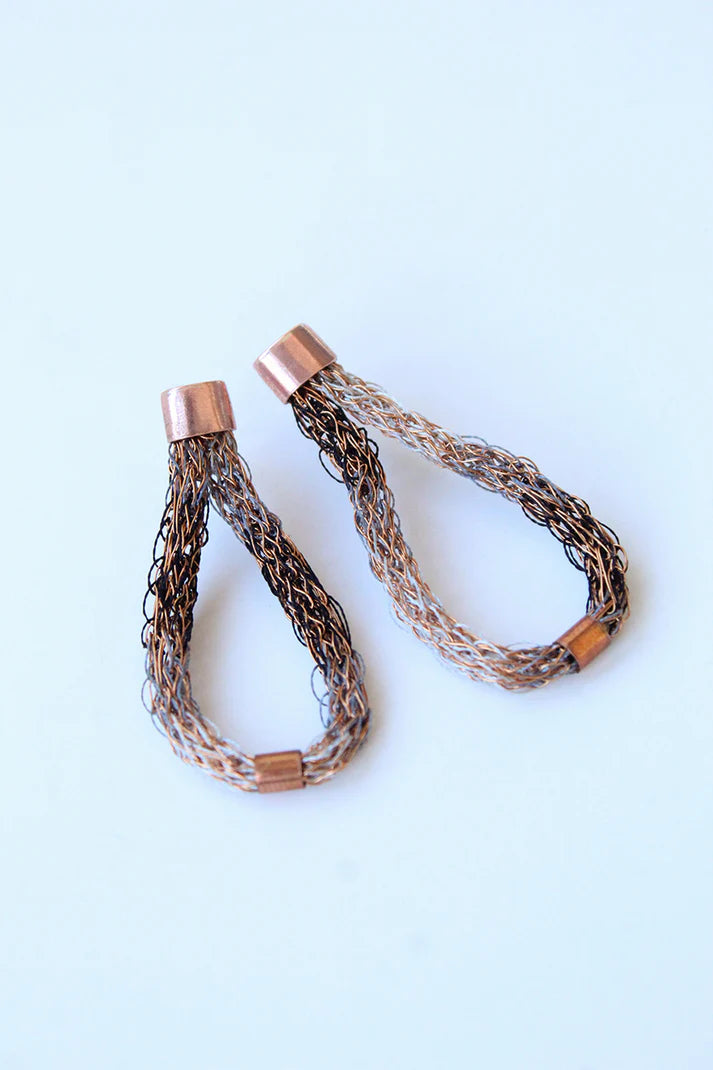 Aros Cromáticos de Cobre Tejido | Joyería en Cobre
