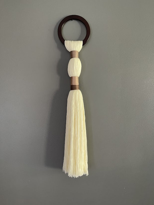 Borla Decorativa Mural de Algodón con Aro de Madera | Hecho a Mano