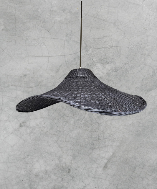 Lámpara Colgante Mantarraya Negra 100 cm de Mimbre - Veta Indómita