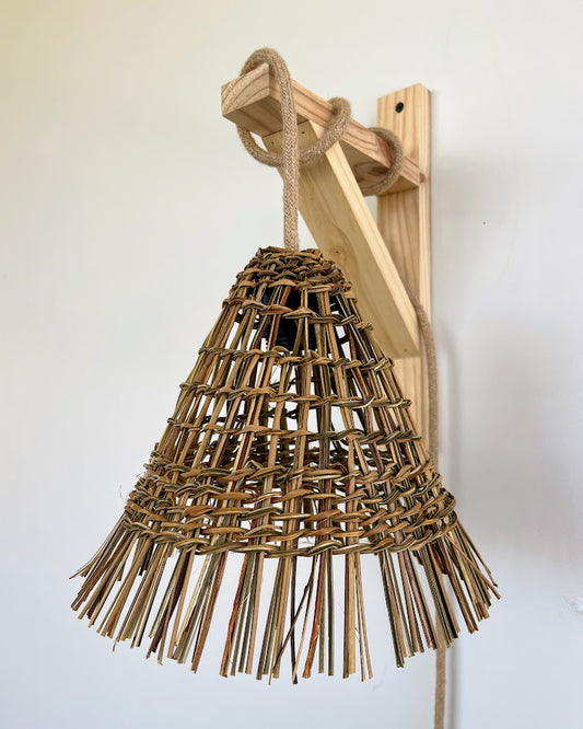 Lámpara Licancabur Cono 20x20 con Soporte de Pared - Veta Indómita