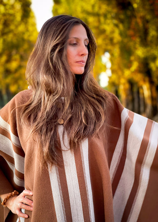 Poncho Chileno Lana - Alpaca con Franjas - Veta Indómita