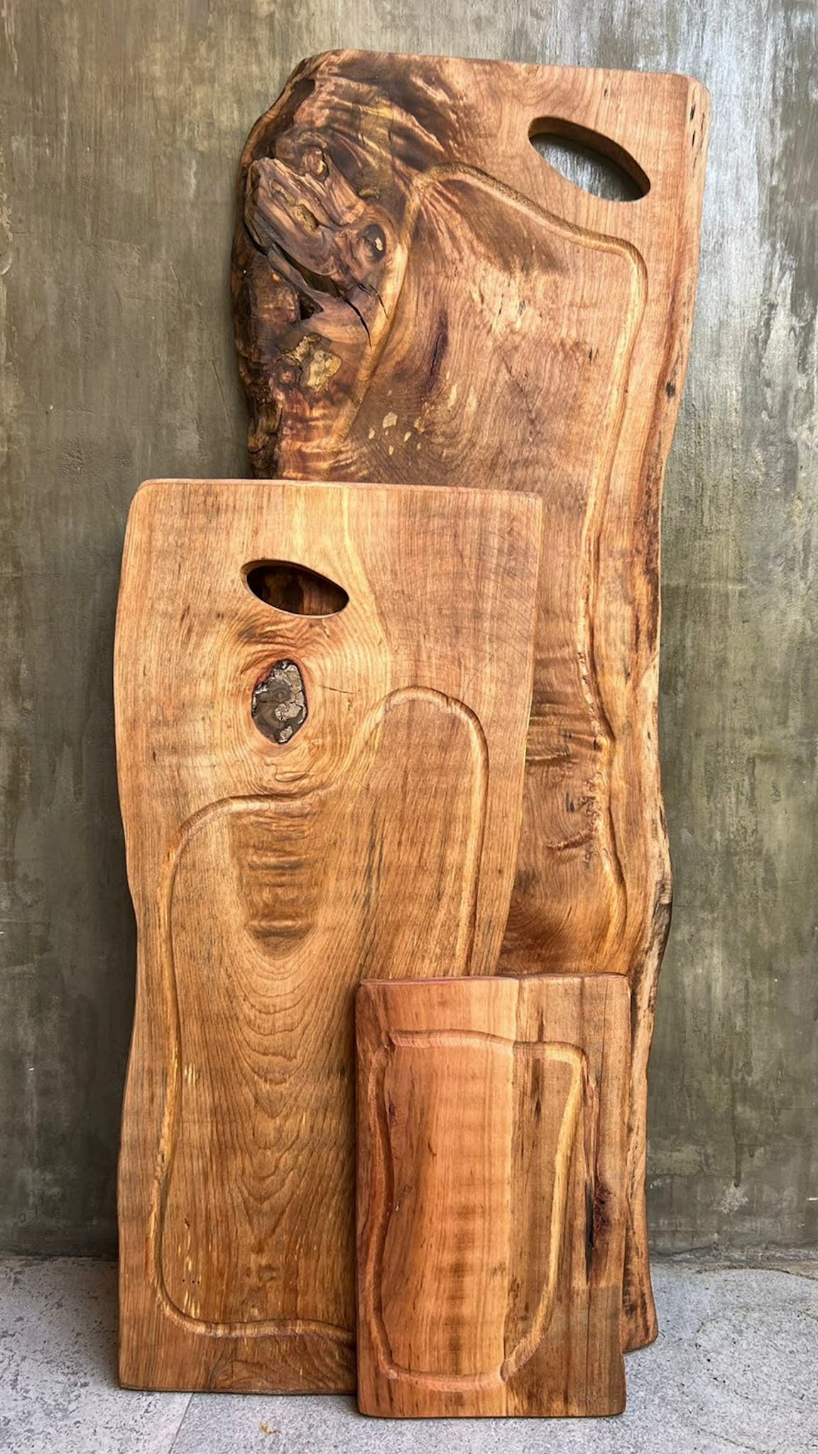 Tabla Rústica de Madera Nativa para Asado – 70 cm - Veta Indómita