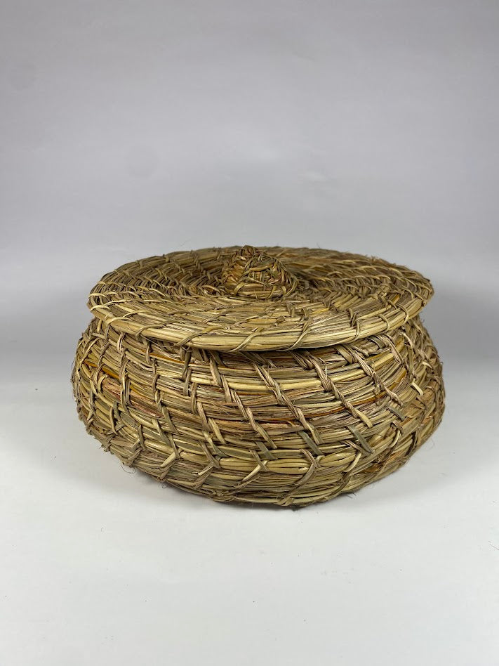 Canasto Contenedor con Tapa de Pita Natural – 19x8 cm - Veta Indómita