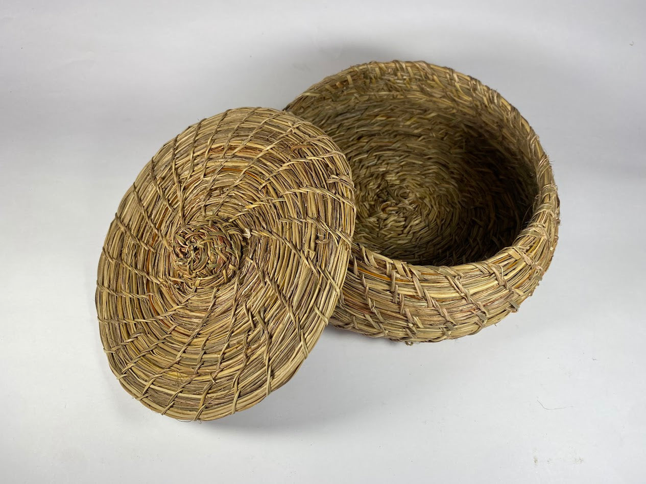 Canasto Contenedor con Tapa de Pita Natural – 19x8 cm - Veta Indómita