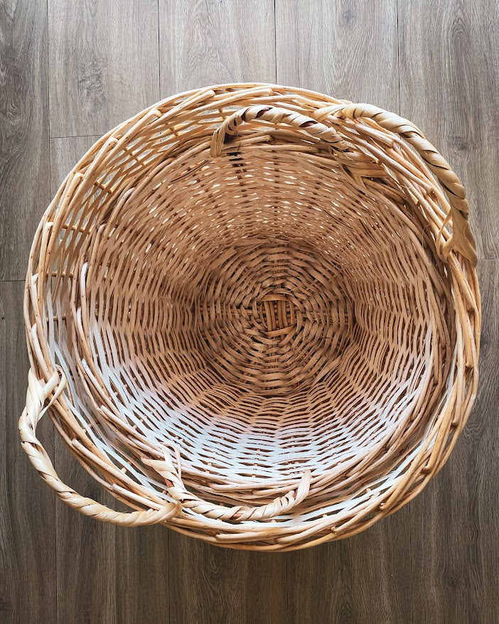 Canasto Artesanal de Mimbre – 45x35 cm - Veta Indómita