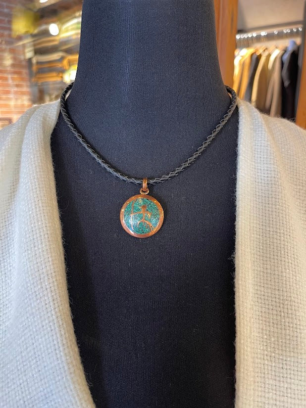 Collar Diaguita Curvo en Crisocola o Lapislázuli – Arte Rupestre Chileno - Veta Indómita