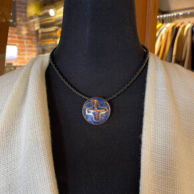 Collar Diaguita Curvo en Crisocola o Lapislázuli – Arte Rupestre Chileno - Veta Indómita