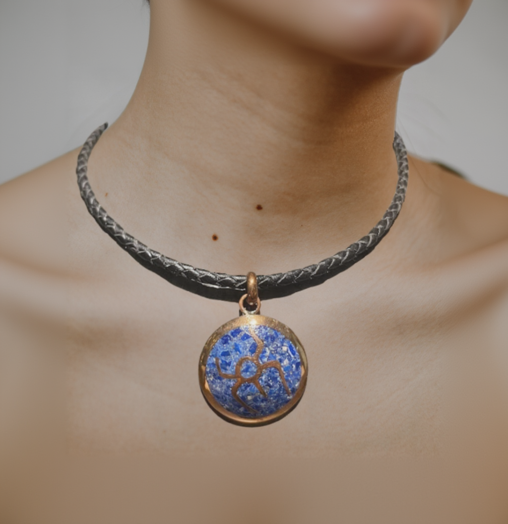 Collar Diaguita Curvo en Crisocola o Lapislázuli – Arte Rupestre Chileno - Veta Indómita