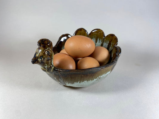 Gallina Huevera Mediana de Cerámica Gres – Artesanía de Guangualí - Veta Indómita